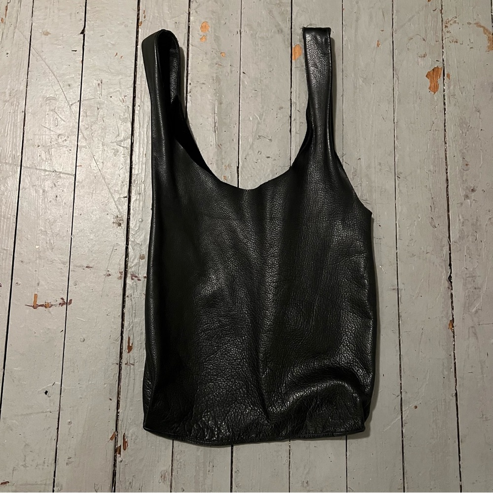 Leather baggu shopping bag purse EUC